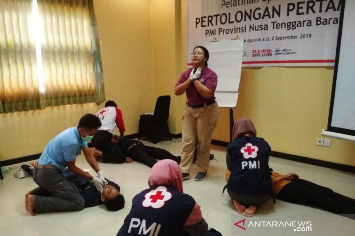 Pelatihan spesialisasi pertolongan diberikan kepada PMI NTB