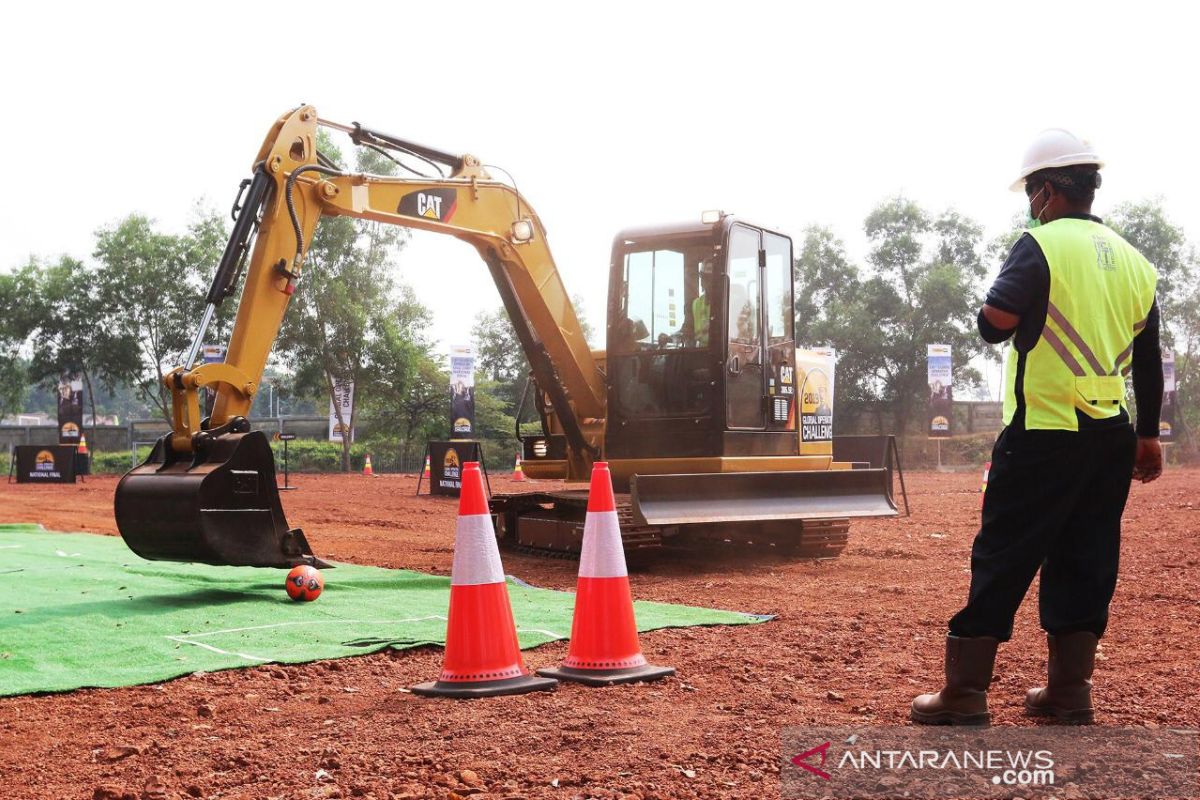 Operator alat berat adu kemampuan di ajang kompetisi Cat Global Operator Challenge