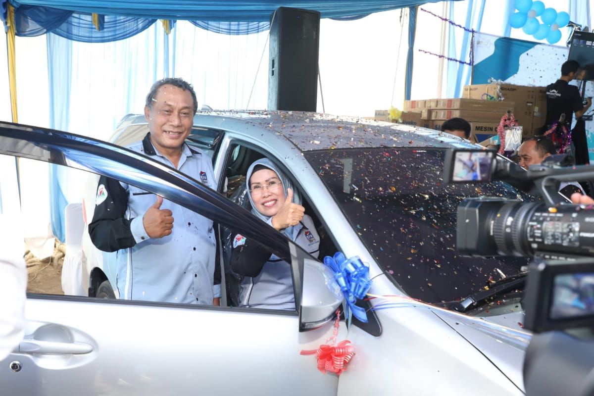 Nasabah BPR Serang Raih hadiah mobil dari tamasa