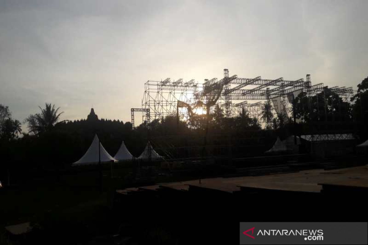 Penonton konser Westlife harus beli tiket masuk Borobudur