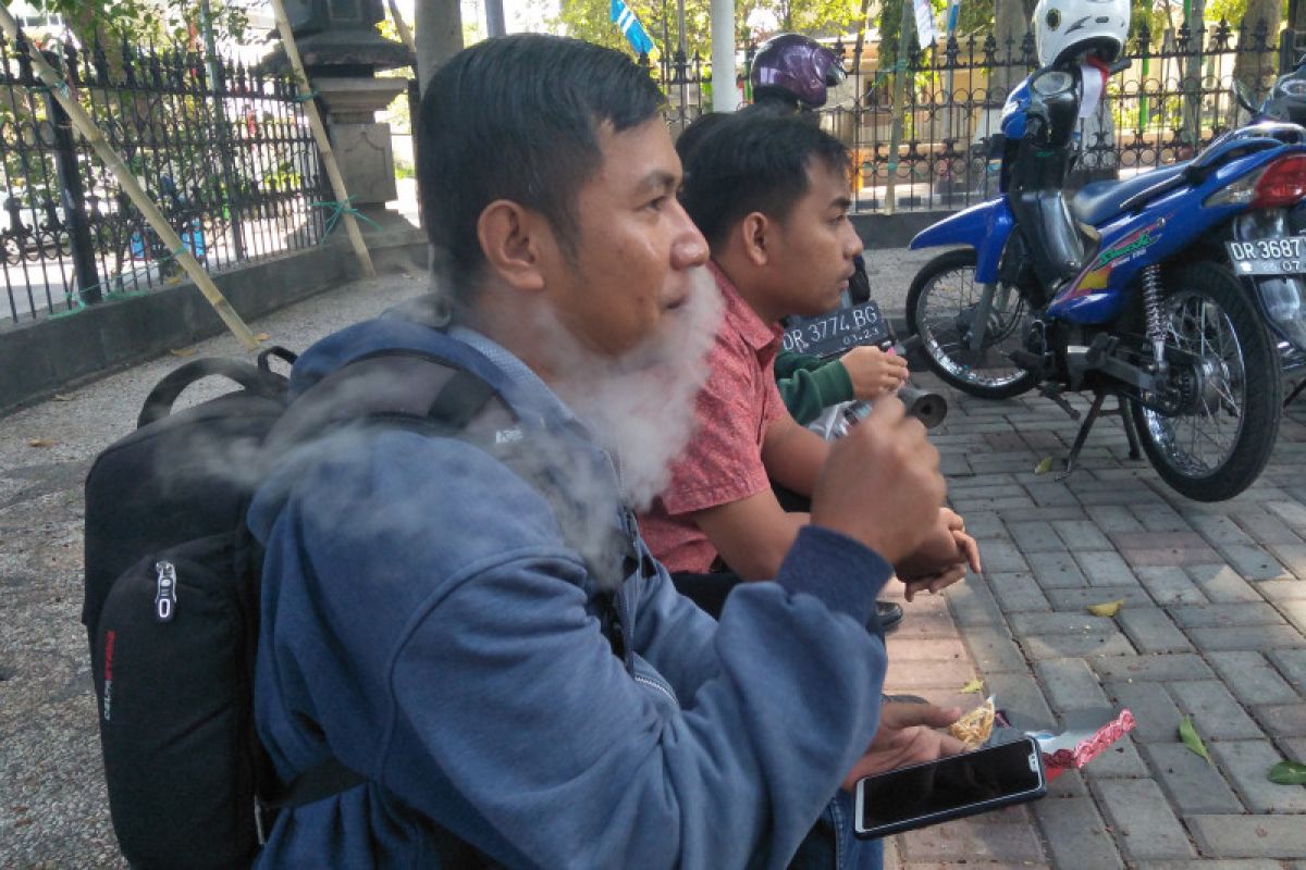 Dinkes Mataram: Asap rokok elektrik lebih berbahaya