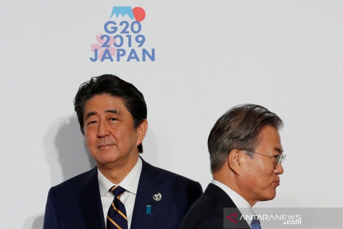 PM Jepang minta Korsel lakukan tindakan untuk selesaikan pertikaian