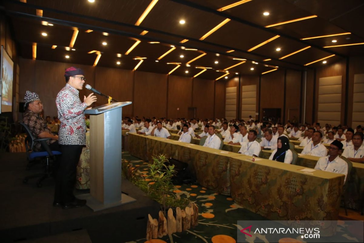 Bupati Anas ingatkan kades terpilih agar optimalkan program Smart Kampung