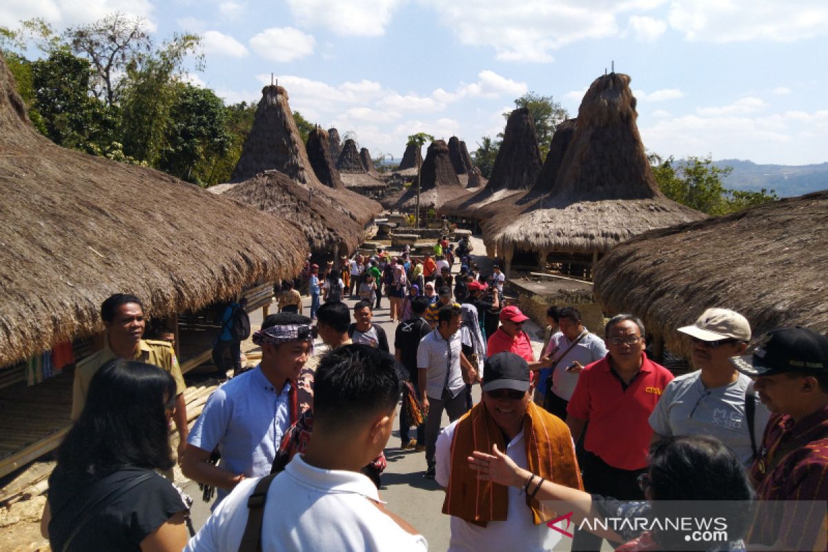 Kelola wisata kampung adat pemerintah desa di Sumba Barat menggunakan Dana Desa