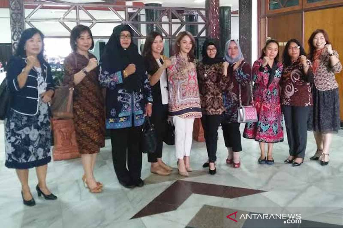 Andina Narang kembali dipercaya jabat Ketua KPP Kalteng
