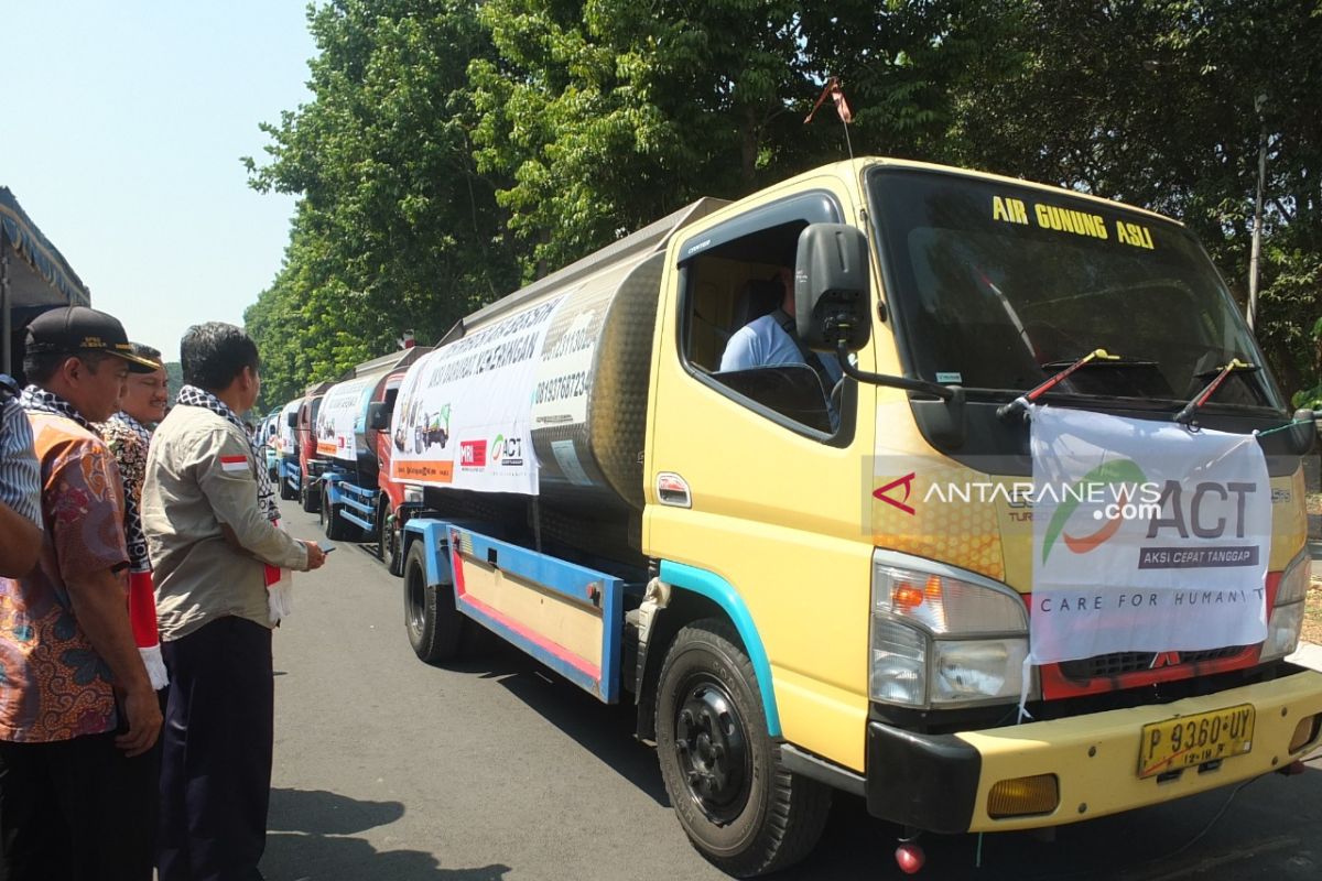 ACT Jember distribusikan air bersih di daerah kekeringan Tapal Kuda