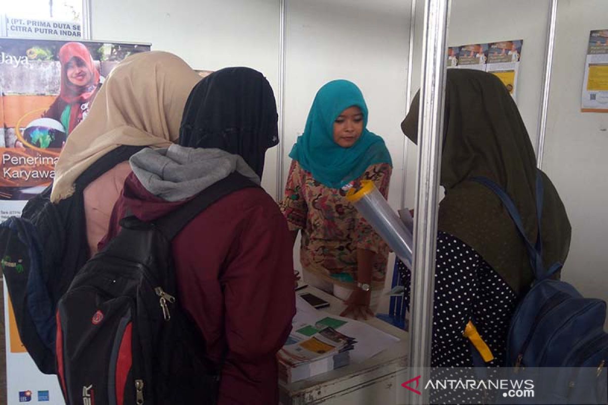 Ratusan pencari kerja padati pameran Bursa Kerja Banyumas