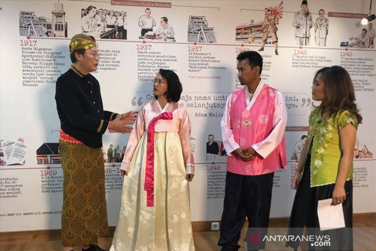 Baju Korea "hanbok" jadi salah satu bintang "TeKo Nang Jawa"