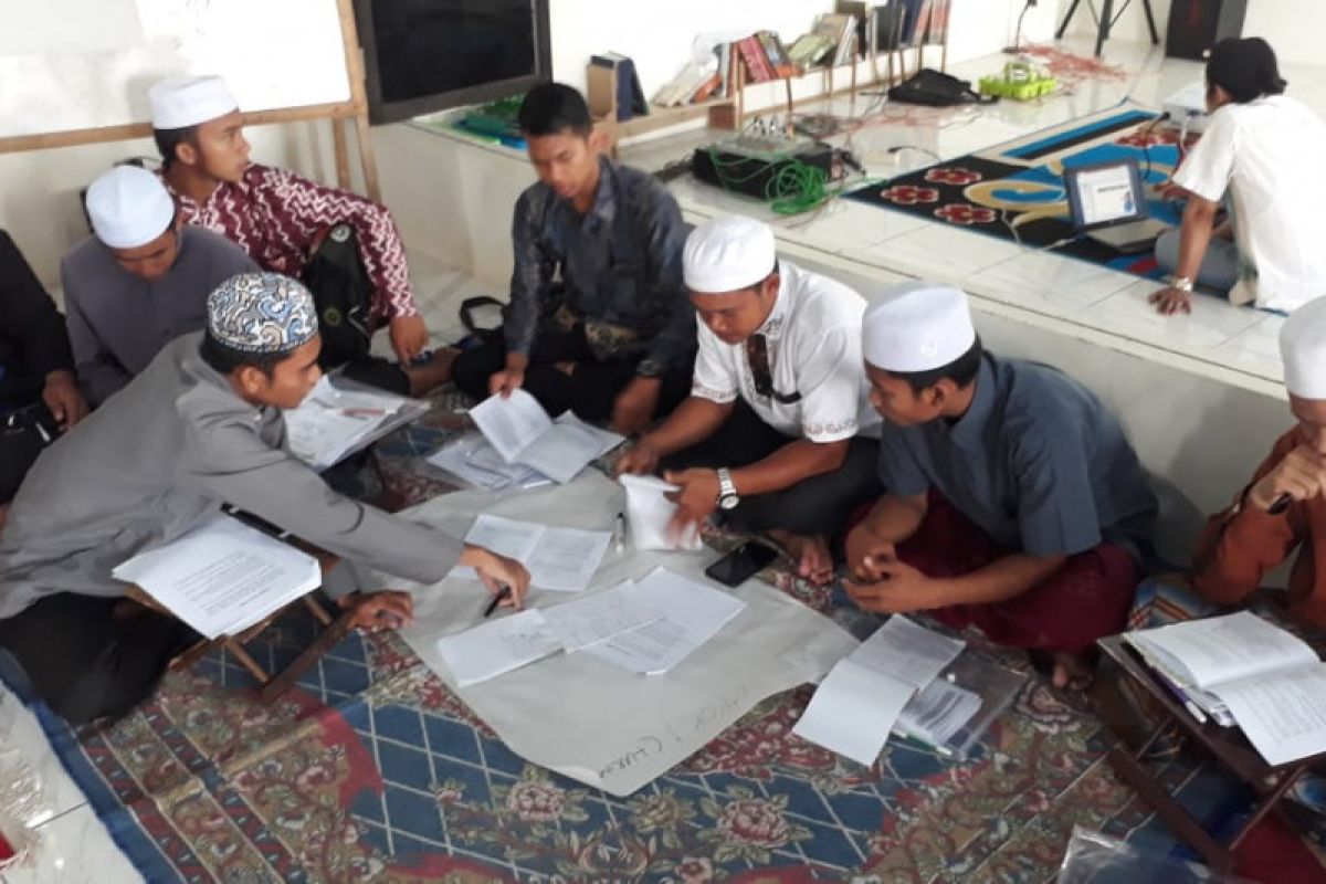 Program Adaro Santri Sejahtera latih siswa berwira usaha