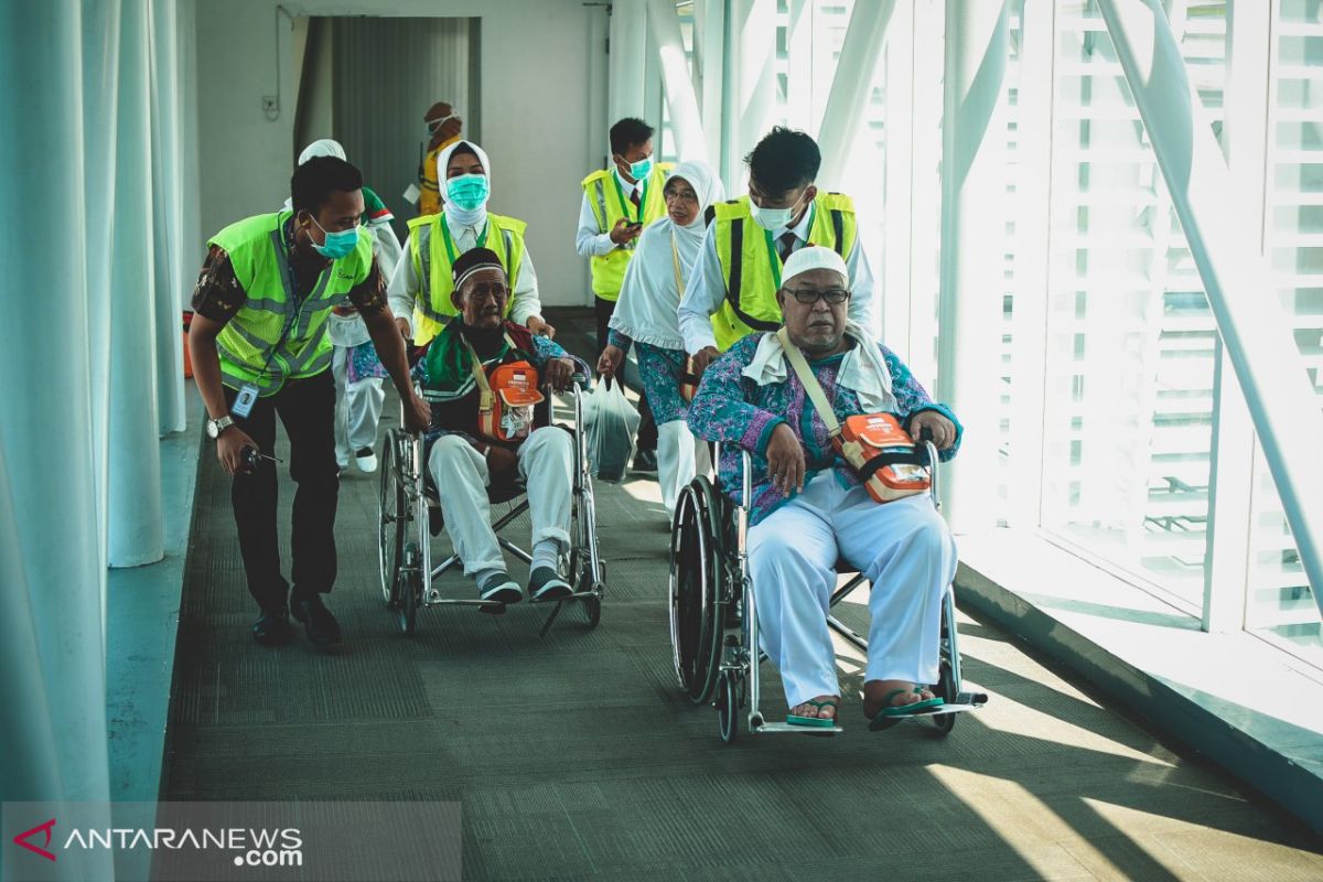 Jamaah haji kloter pertama tiba di Balikpapan