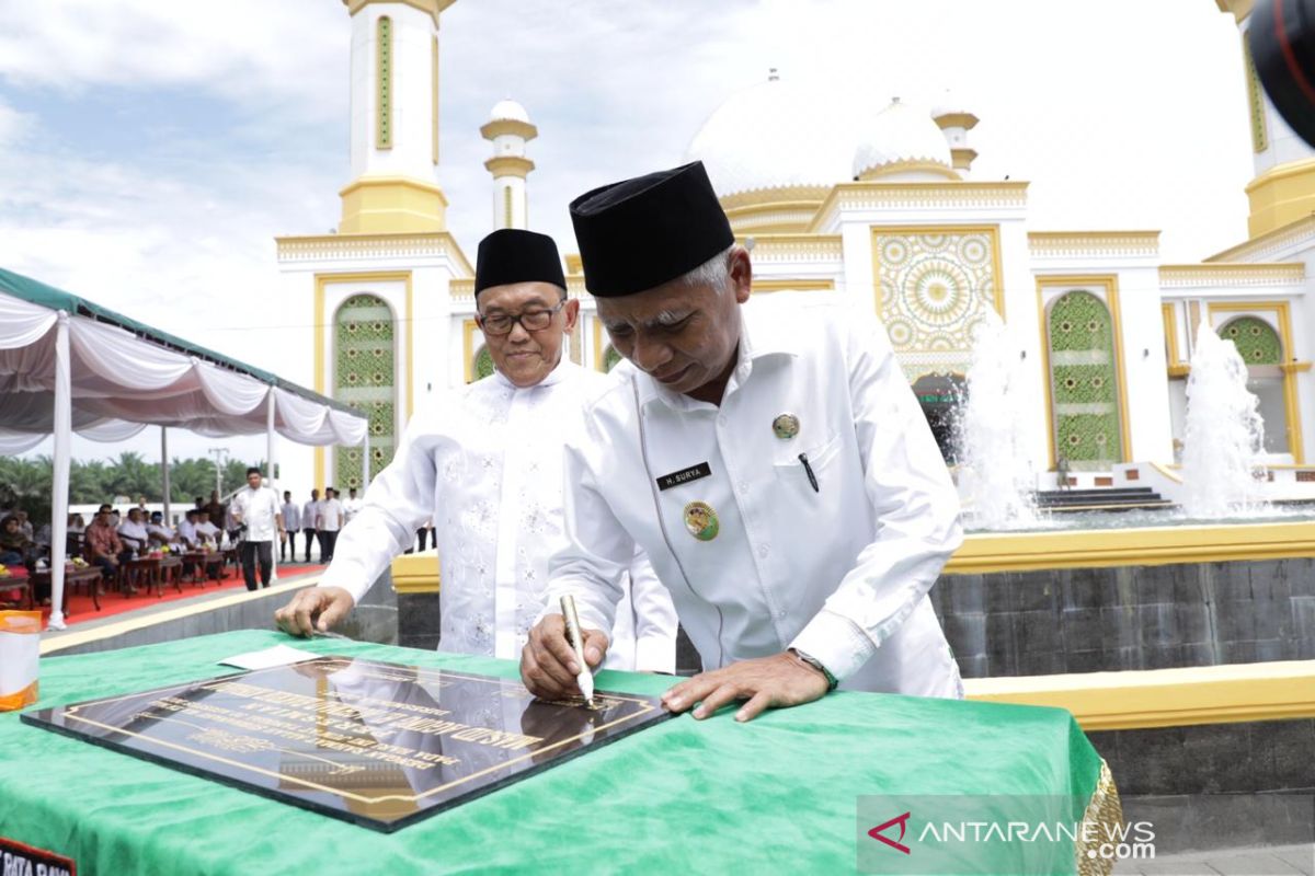 Aburizal Bakrie resmikan Masjid Agung Kisaran