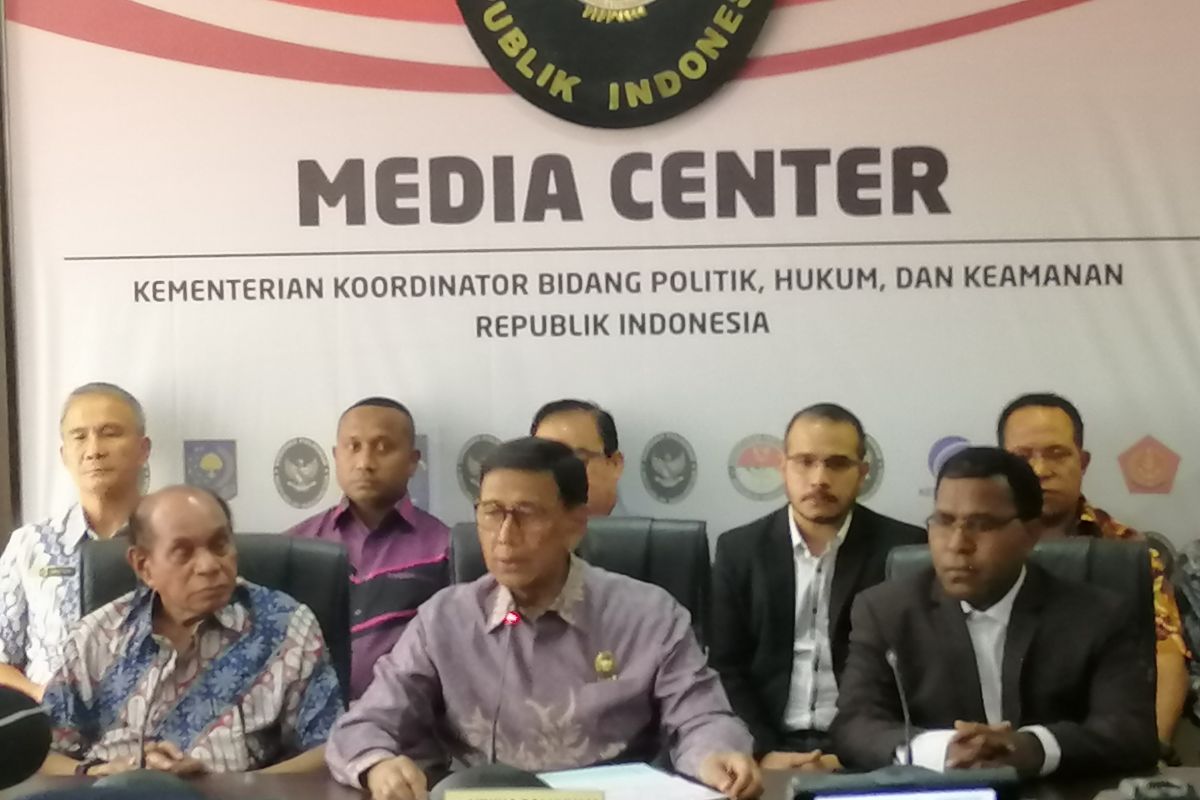 Menko Polhukam janji tarik pasukan dari Nduga bila  kondusif