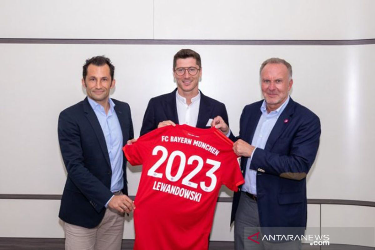 Lewandowski teken kontrak baru di Bayern Munchen sampai 2023