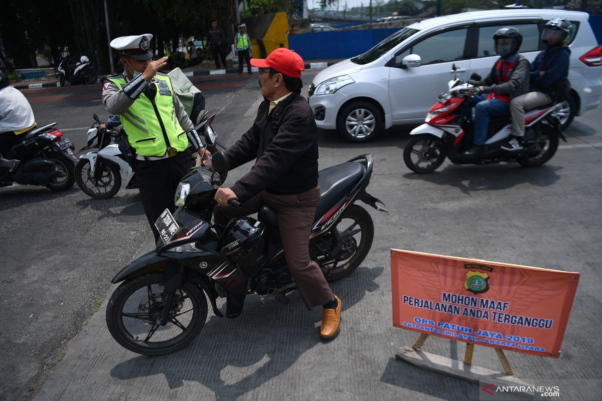 Sebanyak 5.376 kendaraan ditilang di hari pertama Operasi Patuh Jaya