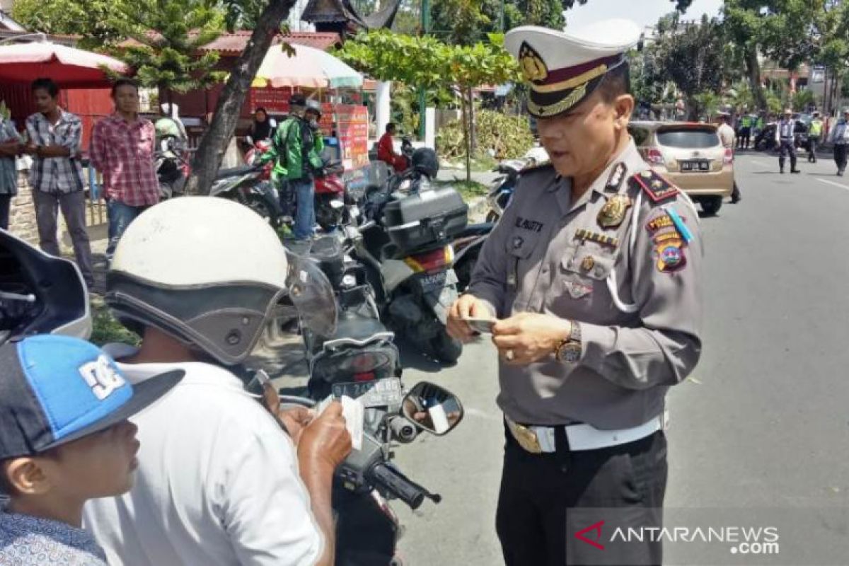 Hari pertama Operasi Patuh Singgalang, banyak pengendara yang kaget dan coba kabur