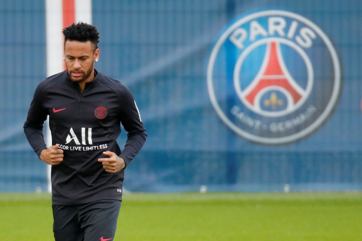 Fakta yang diungkap PSG tentang tak ada yang mampu beli Neymar