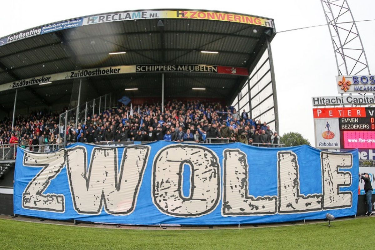 PEC Zwolle jungkalkan Emmen 3-1