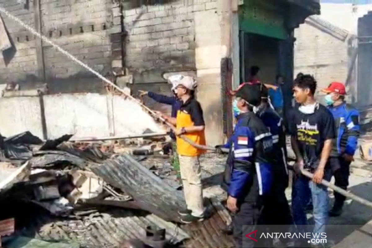 BPBD: Kebakaran di Pasar Topoyo hanguskan 117 kios