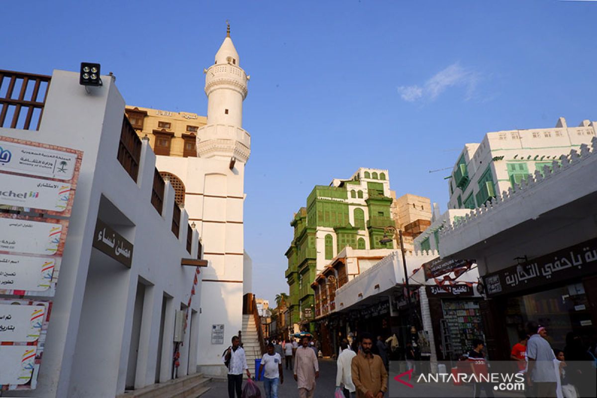 Arab Saudi karantina Jeddah dan perpanjang jam malam