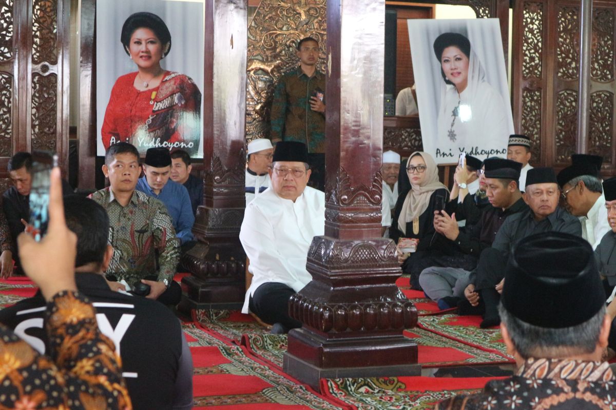 SBY jelaskan alasan memakamkan ibunda di TPU Tanah Kusir