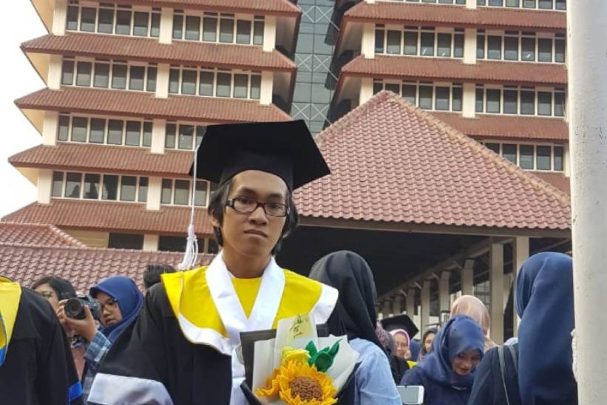 2.650 wisudawan UI berhasil lulus dengan predikat Cum Laude