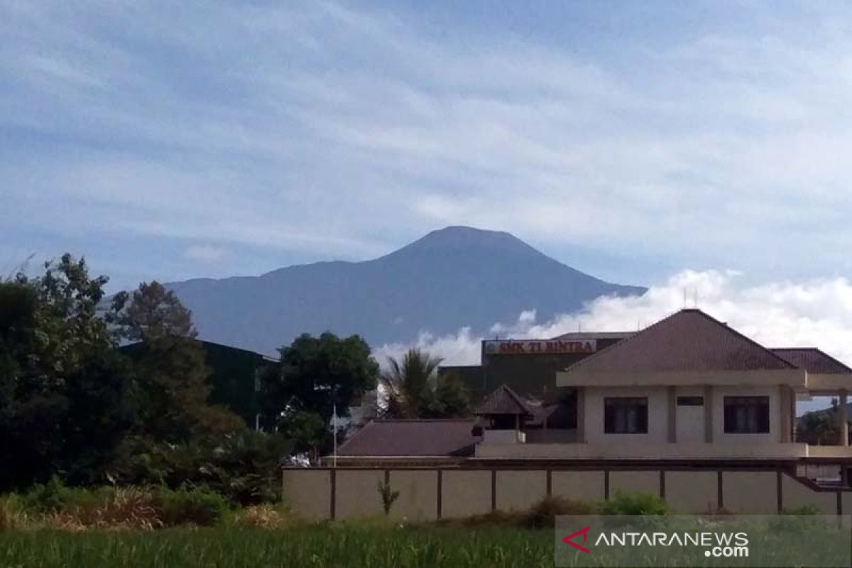 PVMBG: Gempa embusan di Gunung Slamet menurun