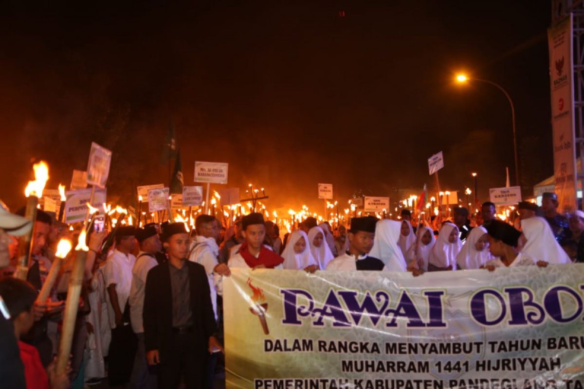 Ribuan Masyarakat Antusias Ikuti Pawai Obor Sambut Tahun Baru Islam