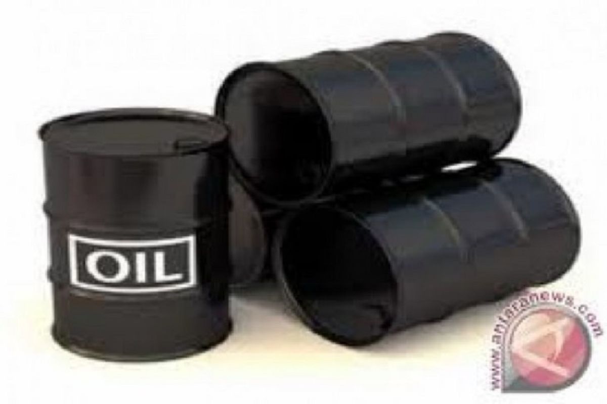 Harga minyak ditutup bervariasi setelah diperdagangkan berfluktuasi