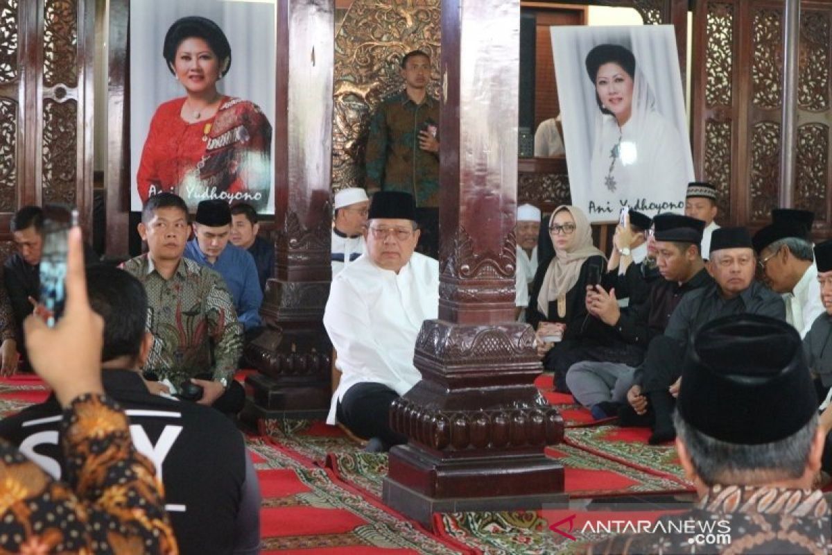 SBY jelaskan alasannya memakamkan ibunda di TPU Tanah Kusir