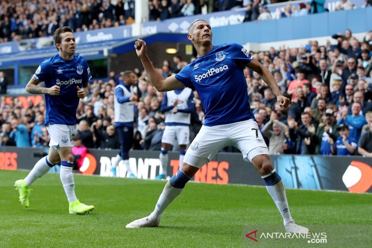 Dua gol Richarlison menangkan Everton dengan skor 3-2