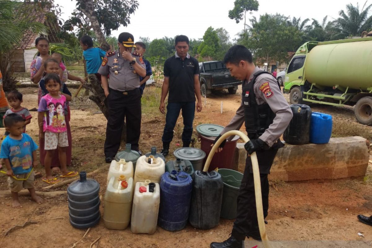 Ribuan warga Simpang Pematang Mesuji kesulitan dapatkan air bersih