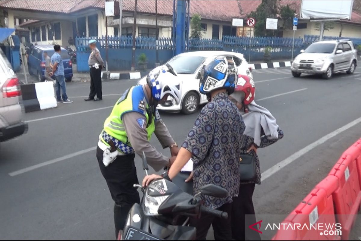 Hingga hari keempat, ribuan pengendara terjaring Operasi Patuh Lodaya di Sukabumi