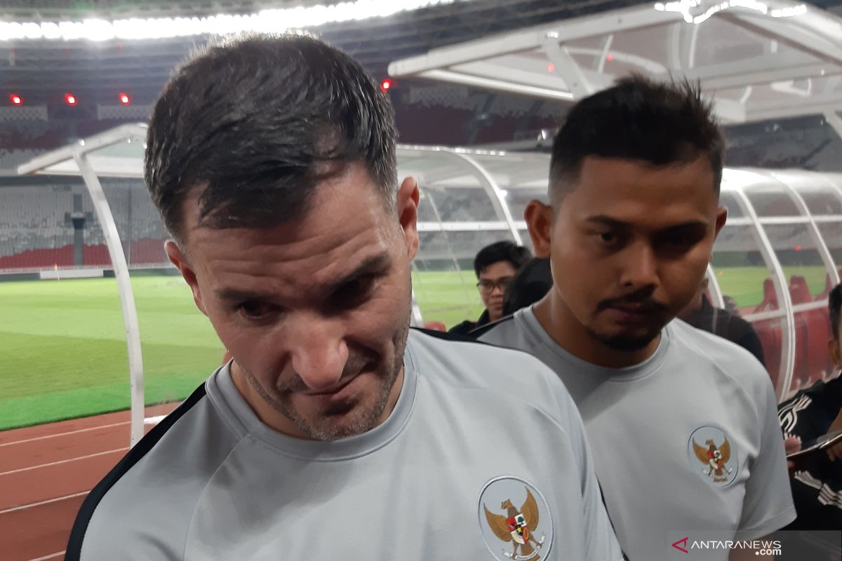 Simon: pengalaman tiga pemain timnas penting untuk taklukkan  Malaysia