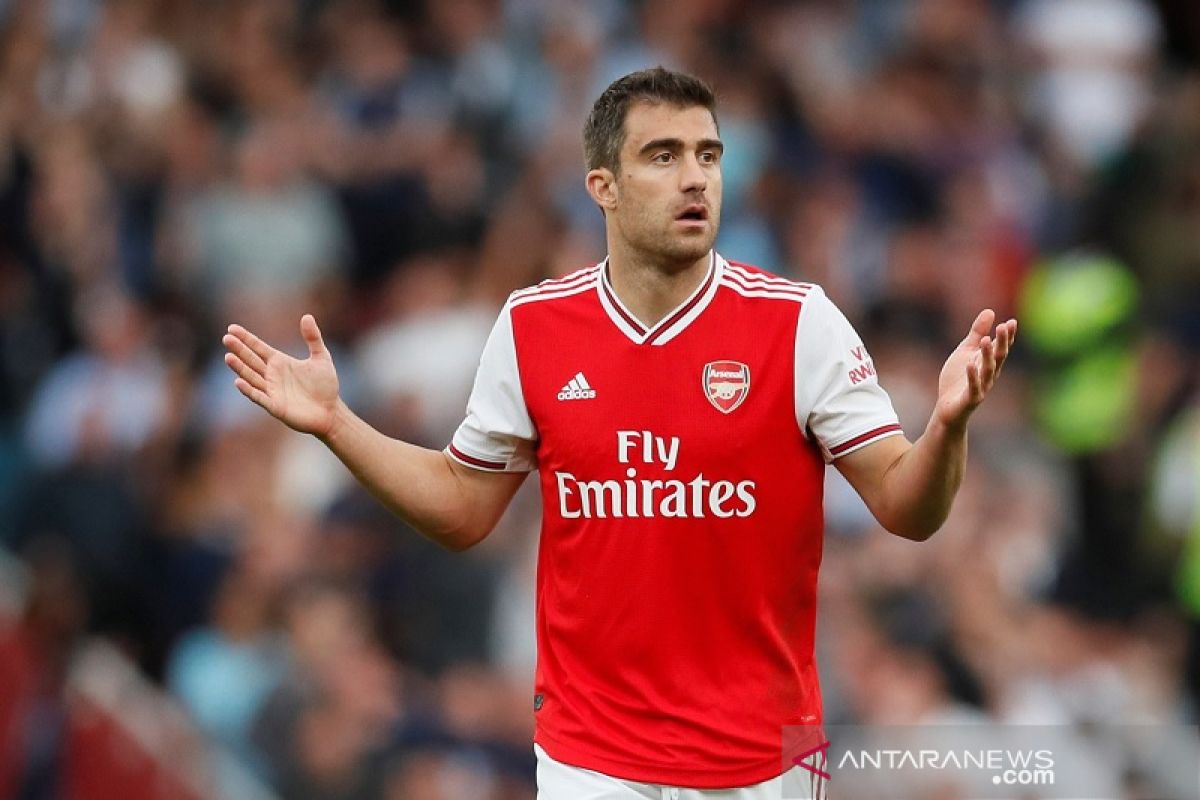 Arsenal ditahan imbang  Tottenham 2-2