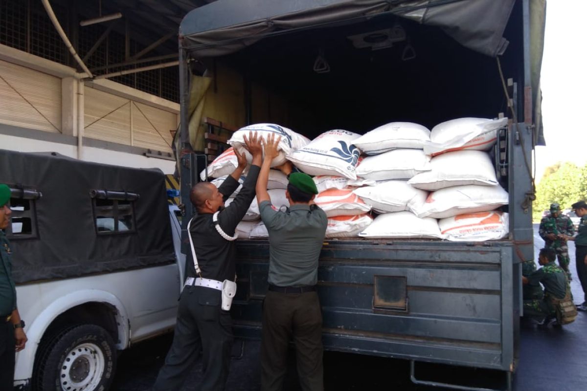 PapuaTerkini - Kodam XIV/Hasanuddin kirim 50 ton beras ke Provinsi Papua