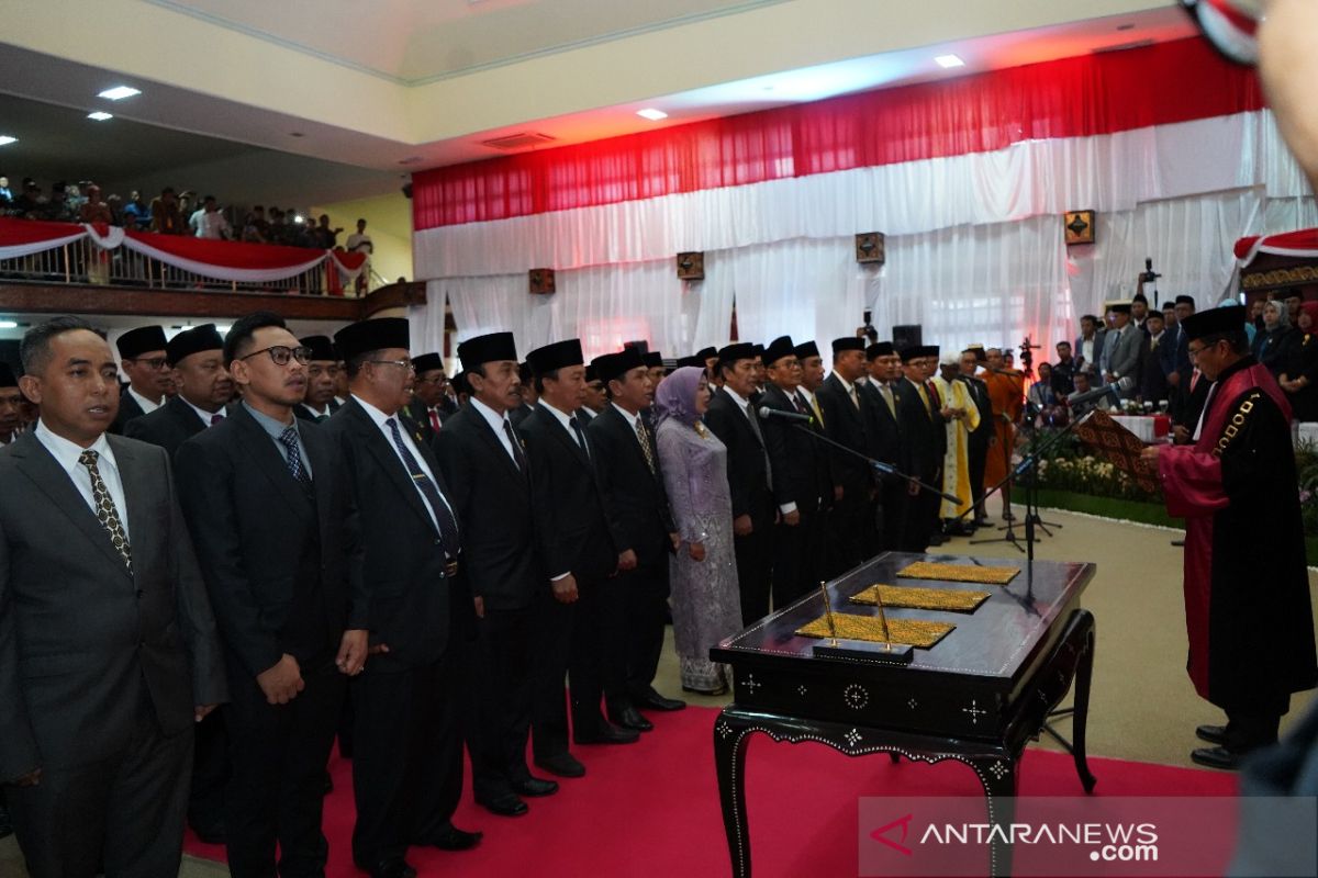 Sebanyak 65 anggota DPRD NTB periode 2019-2024 dilantik