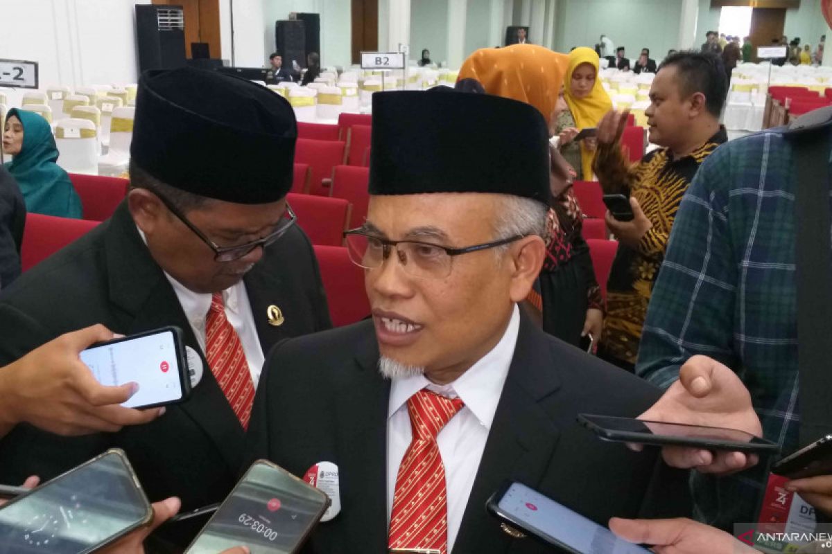 M Taufik-Tetep Abdulatip jabat Pimpinan Sementara DPRD Jabar