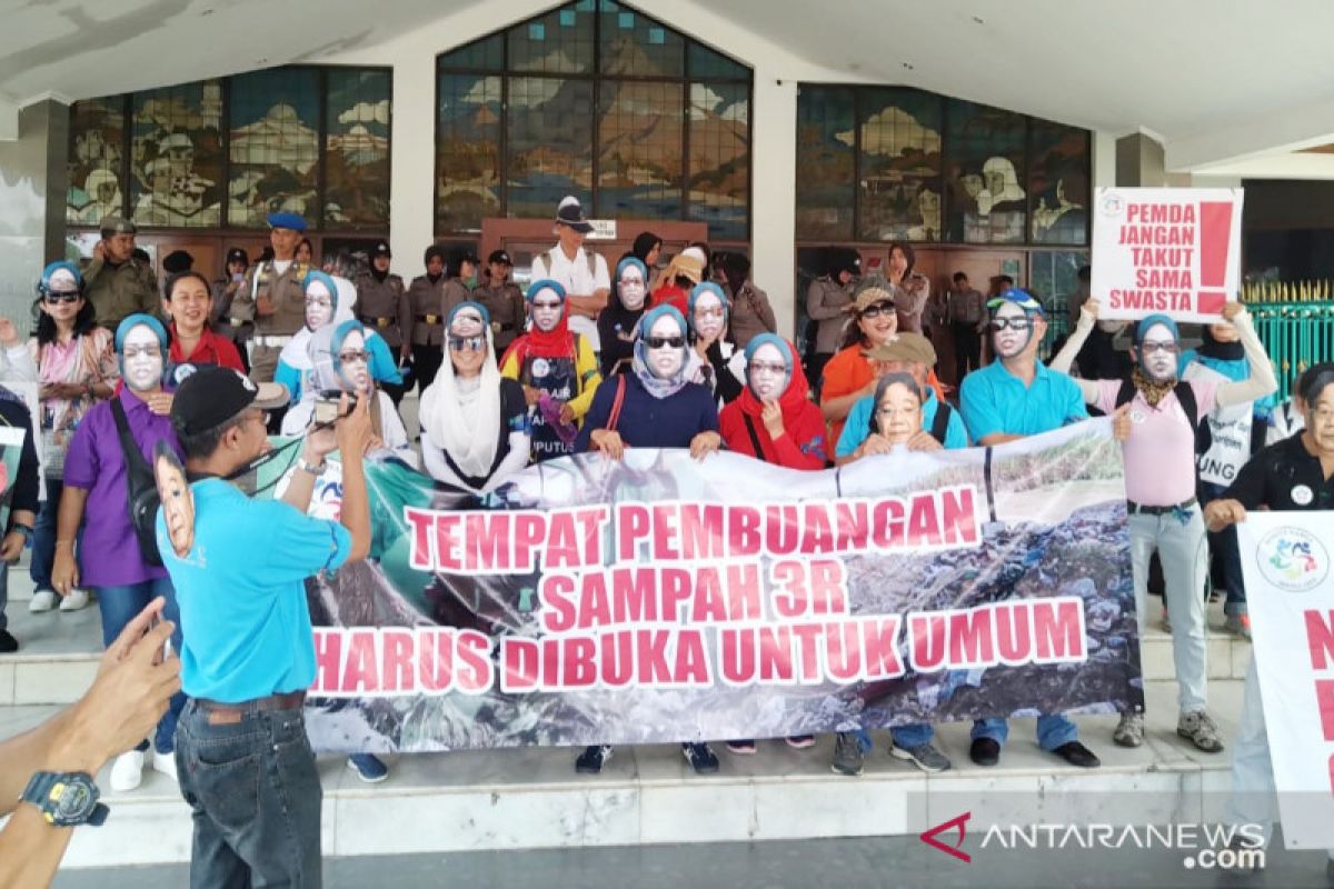 Warga minta Bupati Bogor tangani perkara air di perumahan Sentul City