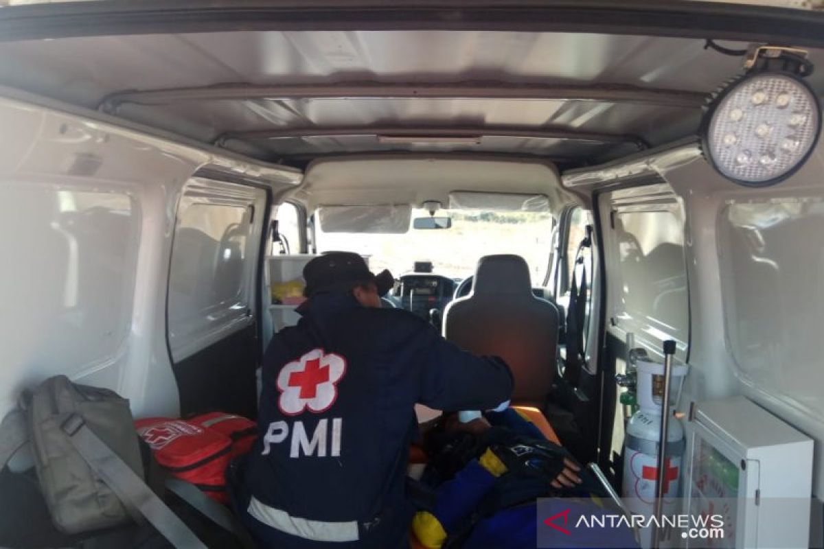 PMI Banjar bantu pemadam karhutla terluka saat memadamkan kebakaran
