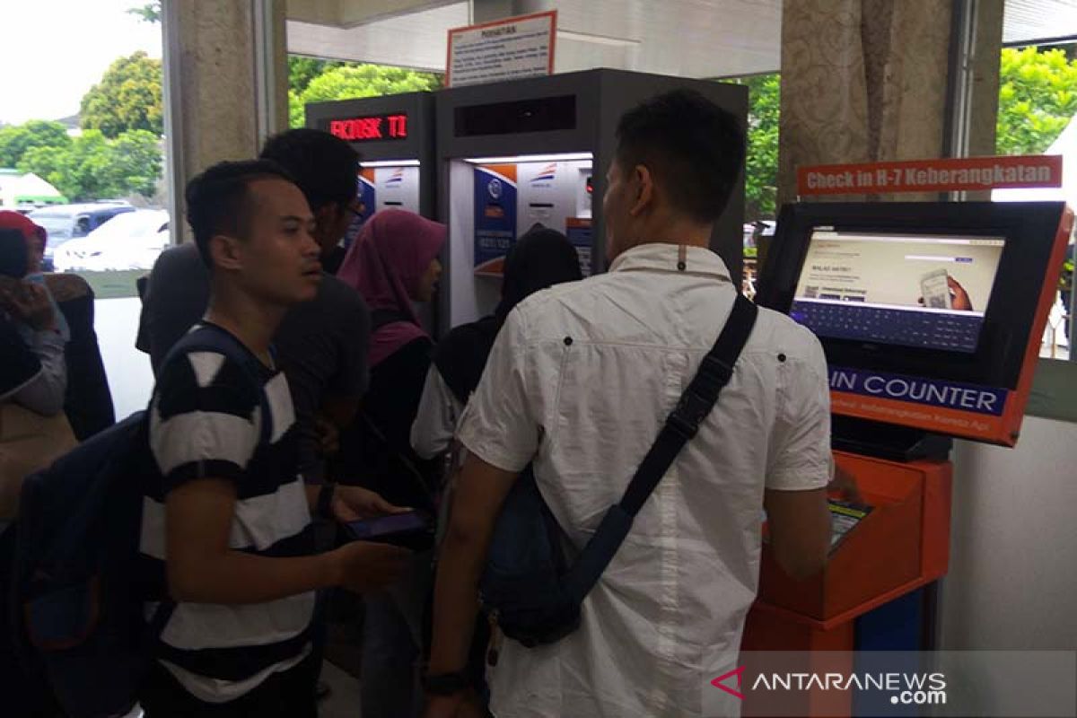 Penumpang keluhkan gangguan cetak tiket mandiri di Stasiun Purwokerto