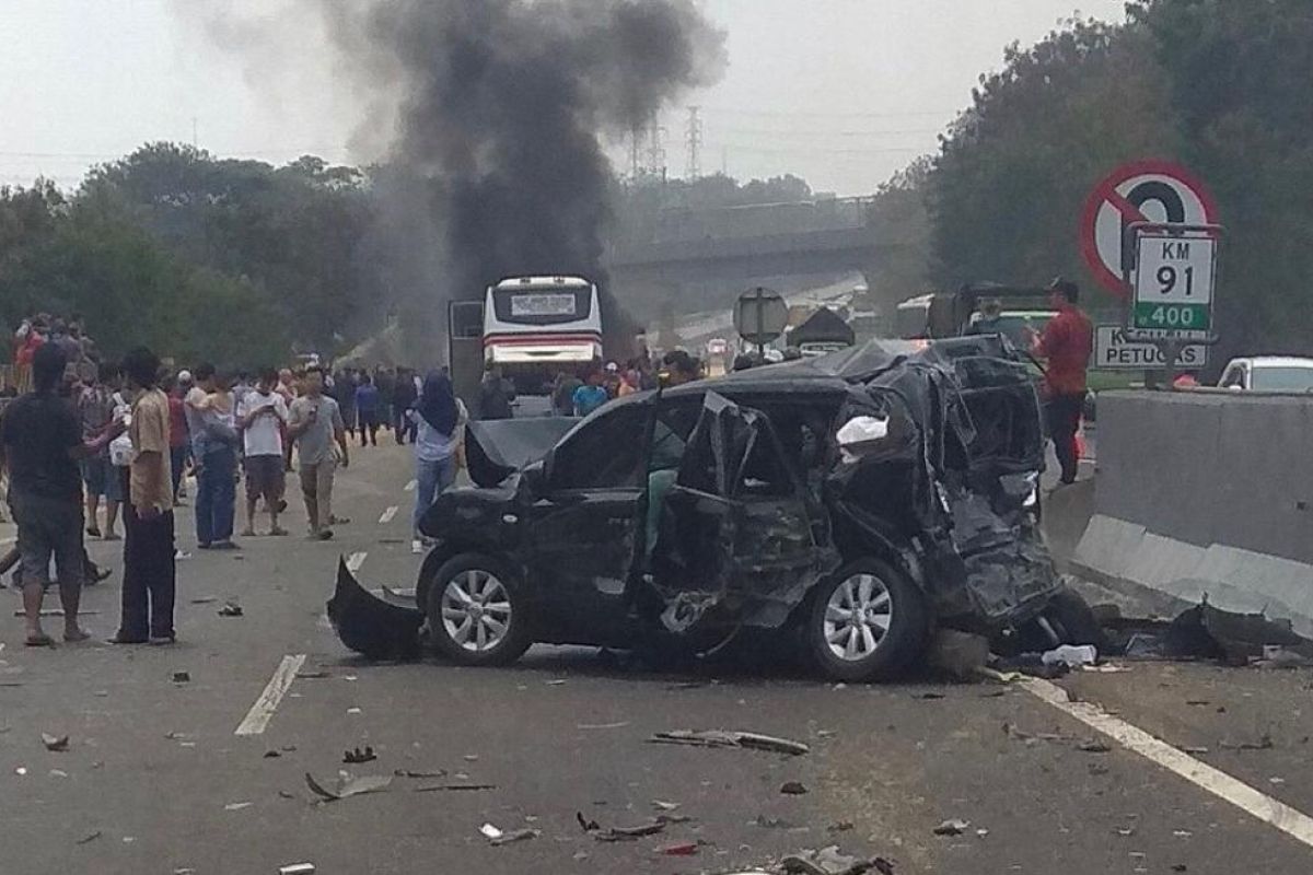 Kecelakaan beruntun di Tol Cipularang, lokasinya dekat kecelakaan mobil Saiful Jamil