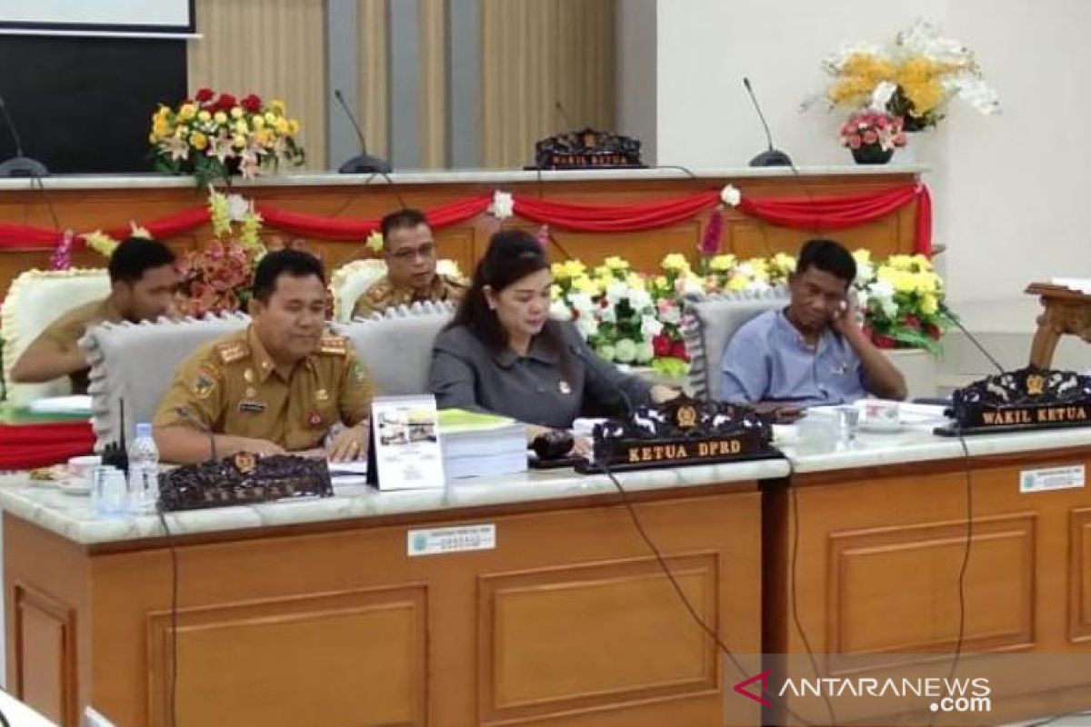 Ketua DPRD Poso sementara dijabat perempuan