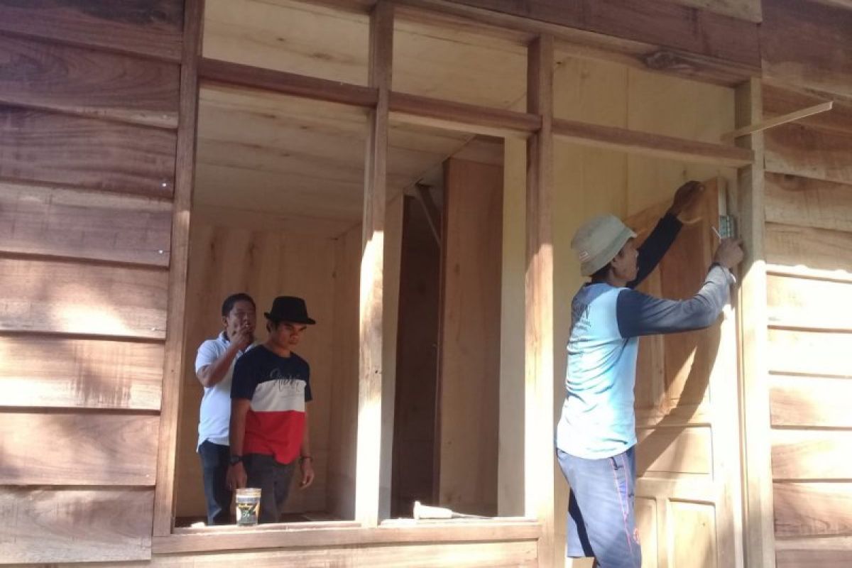 Setahun gempa, ke luar dari kesulitan dalam balutan gotong royong