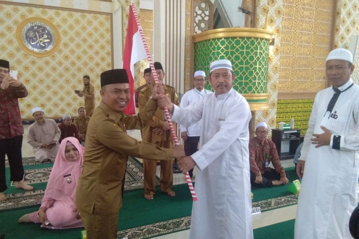 Bupati Atbah sambut kedatangan 312 jamaah haji Sambas