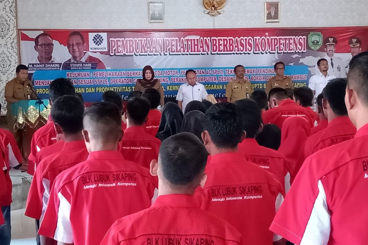 BLK Lubuksikaping bekali 160 generasi muda berbasis kompetensi