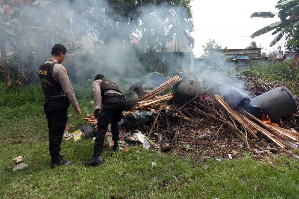 Polisi Mimika gerebek lokasi pembuatan minuman beralkohol