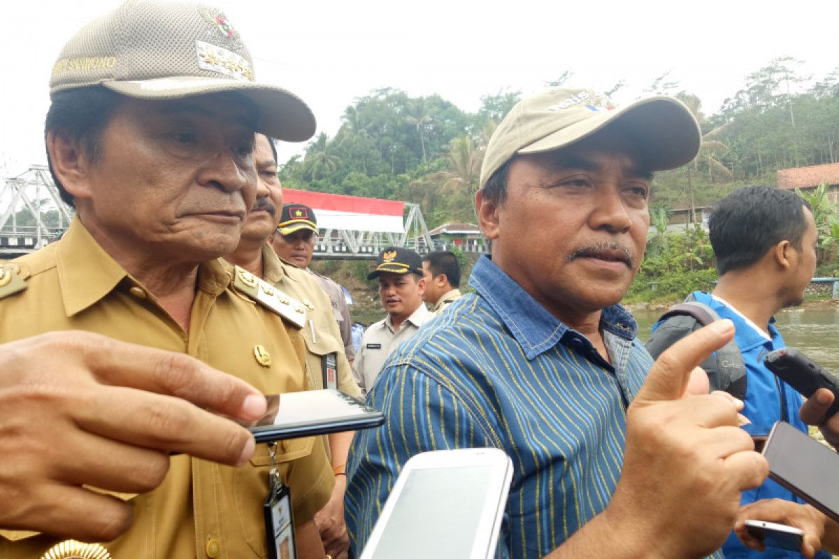 KKP tebar 203.000 benih ikan di Sungai Serayu