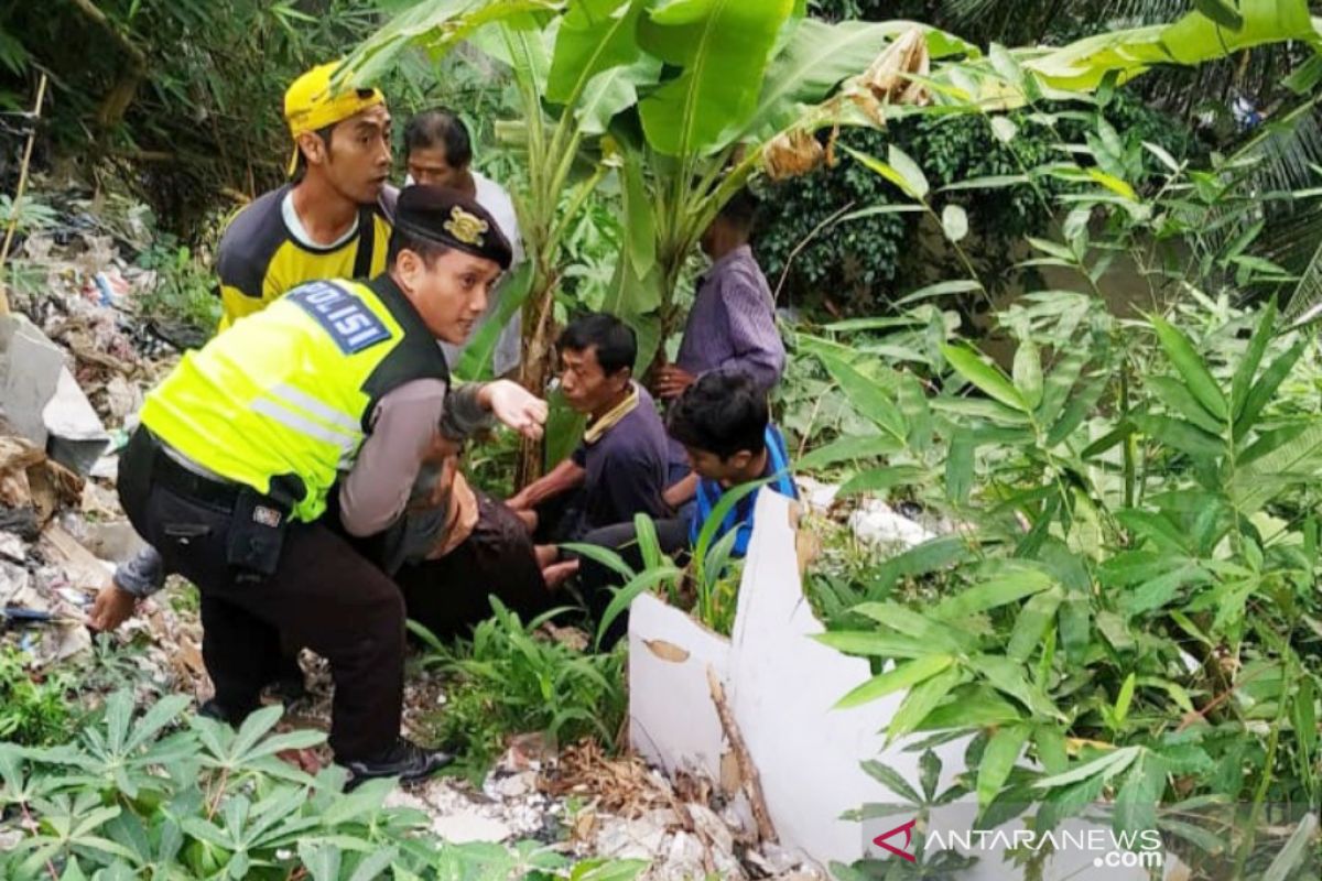 Viral, ingin bunuh diri seorang siswi SMP  terjun ke sungai