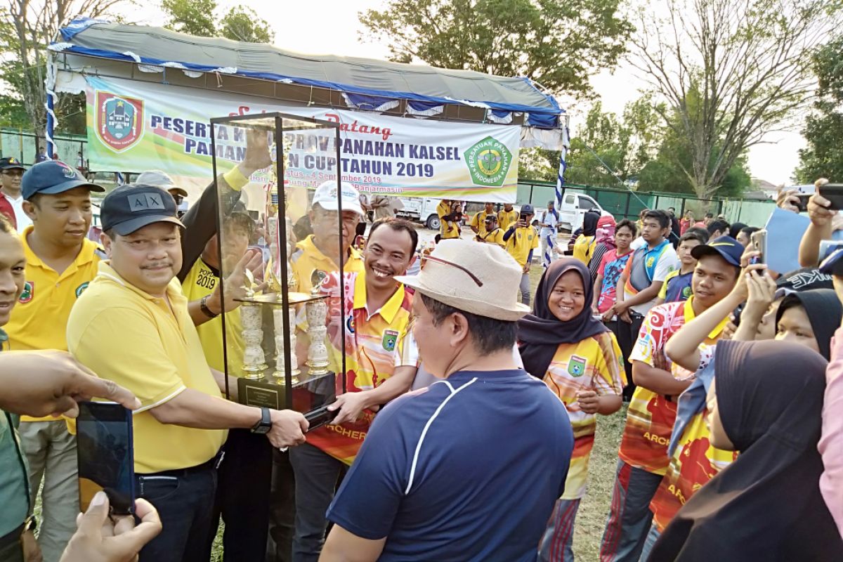 Tanah Bumbu juara umum  Kejurprov panahan piala Gubernur Kalsel