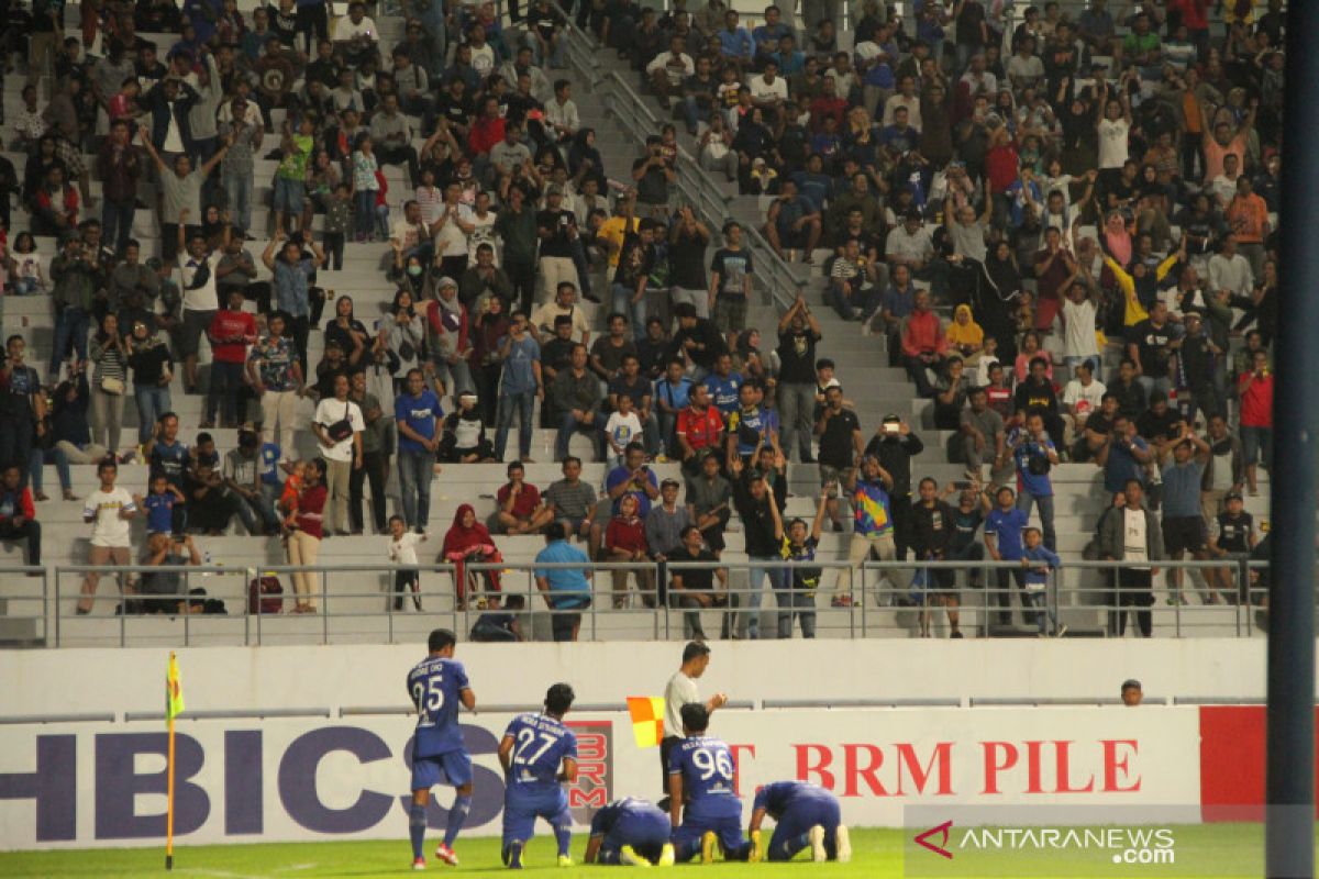 Persiba menang tipis 1-0 atas  Persewar